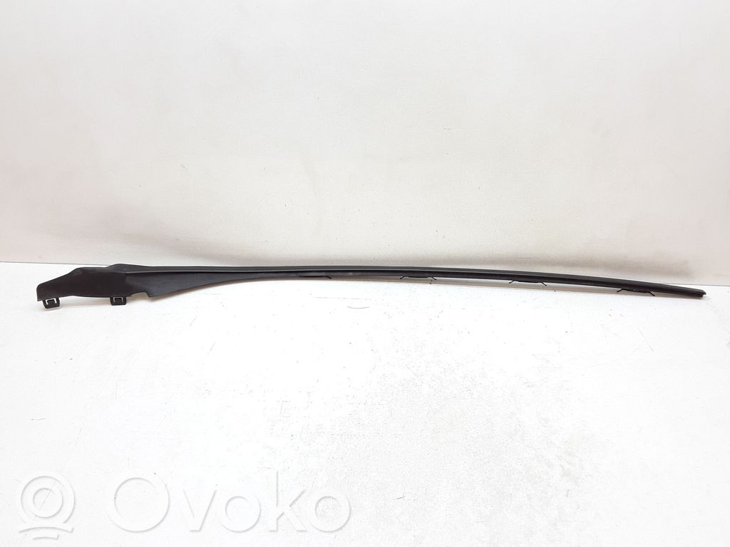 Windshield trim   31335865,31335865