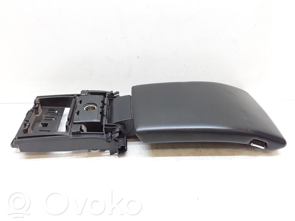 Volvo XC70 Armrest 