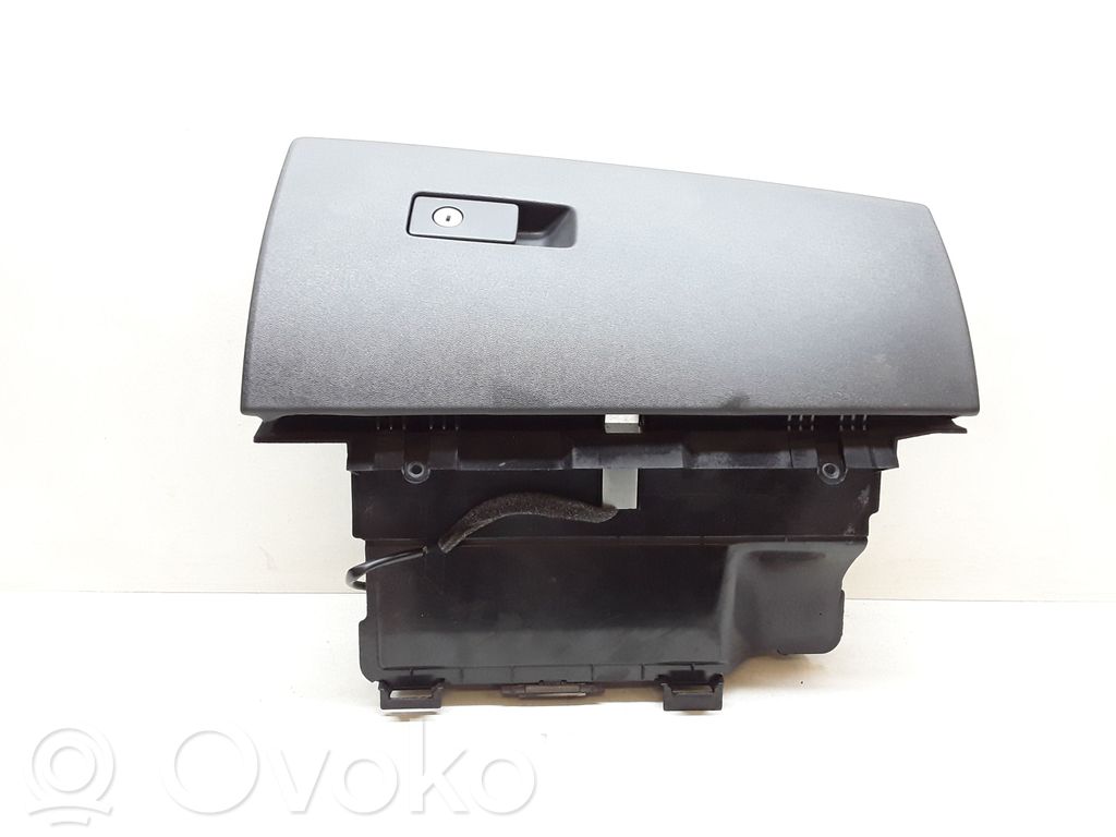 Volvo V70 Daiktadėžė 