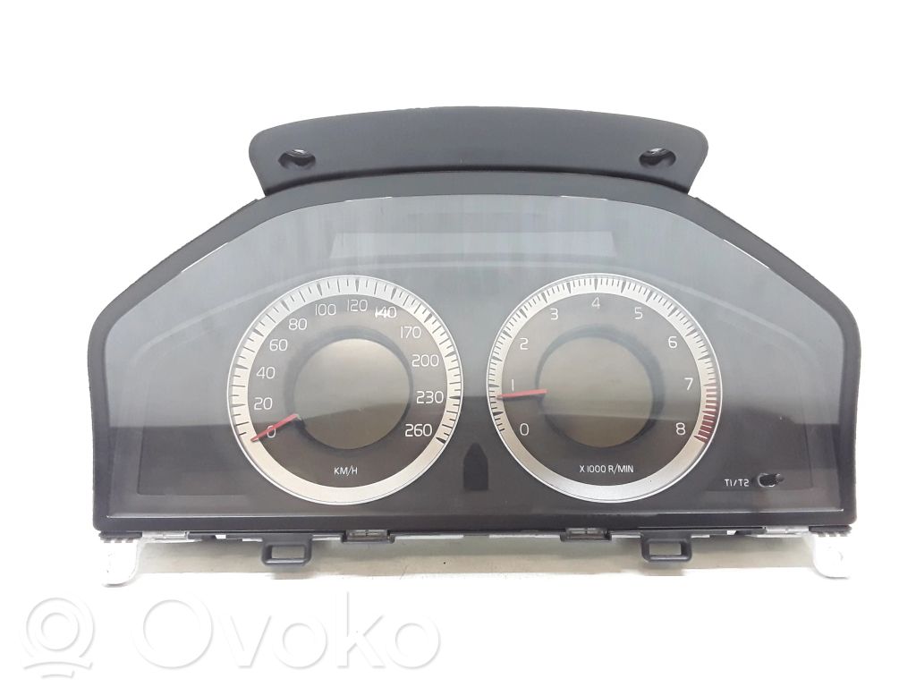 Volvo V70 Speedometer (instrument cluster) 