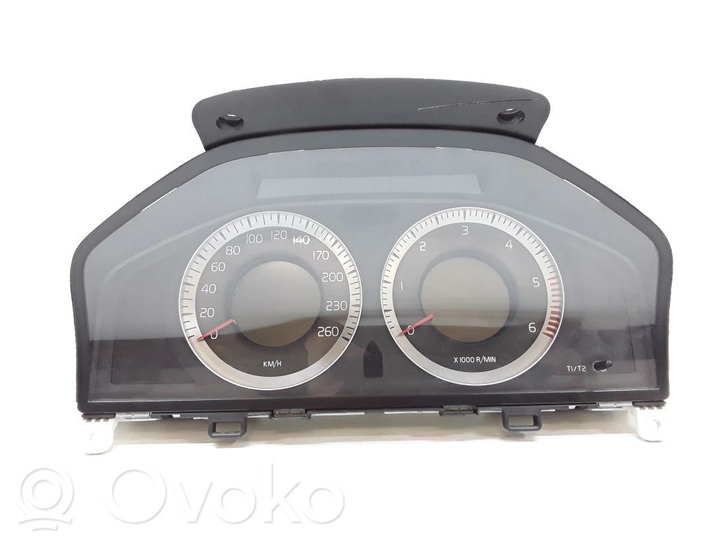 Volvo V70 Speedometer (instrument cluster) 