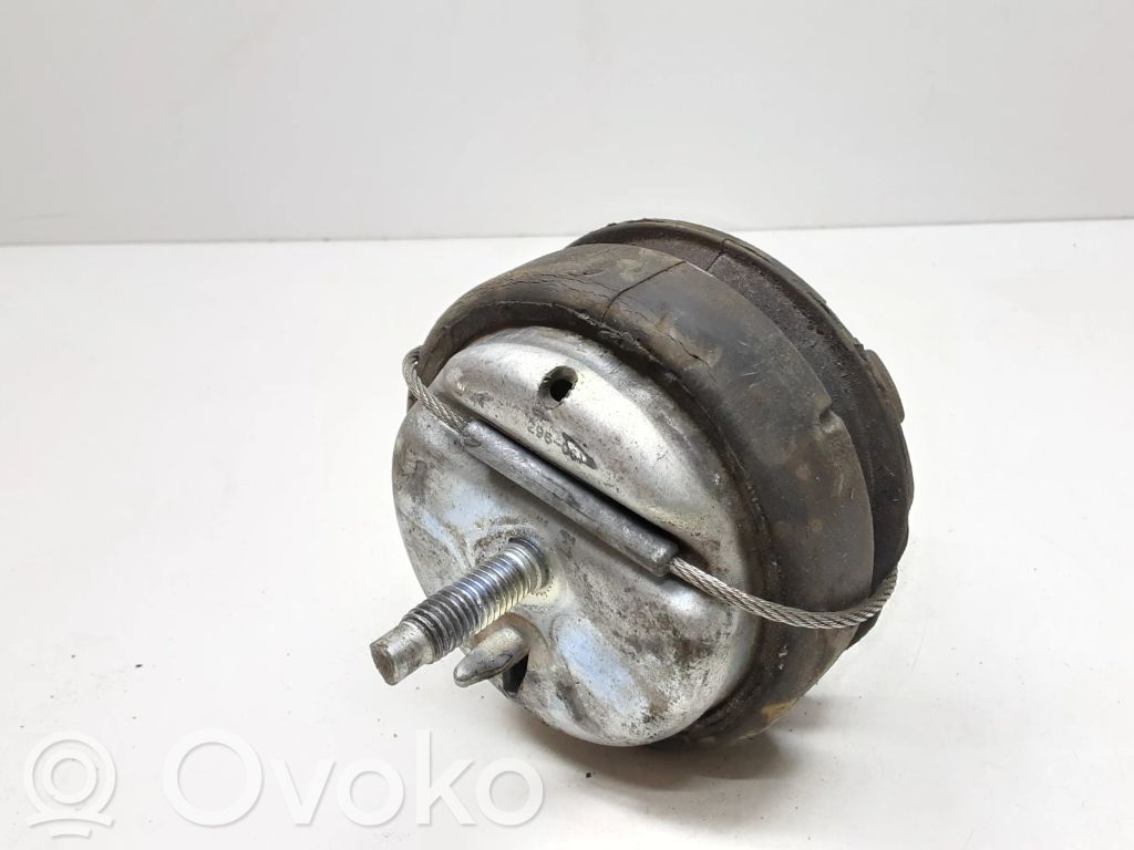 Volvo V50 Engine mount bracket 