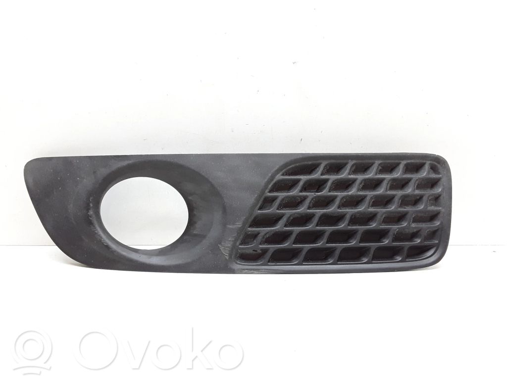 Volvo V70 Front fog light trim/grill 