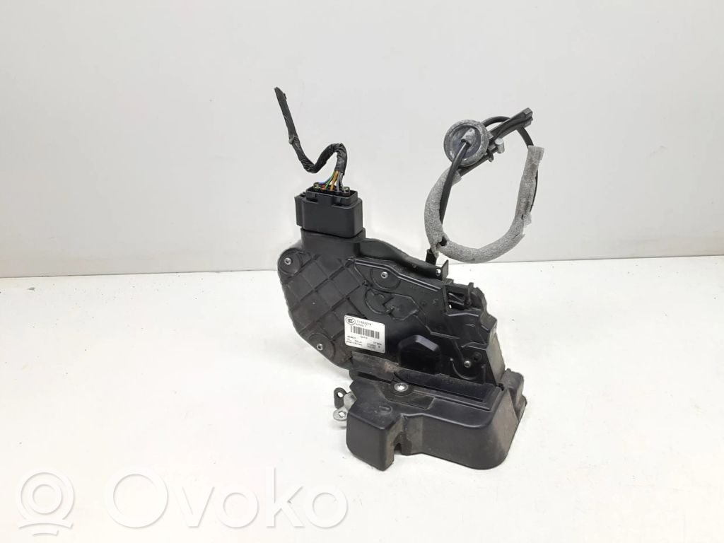 Volvo V70 Aizmugurē slēdzene 