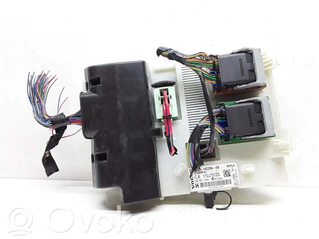 Volvo S60 Fuse module 