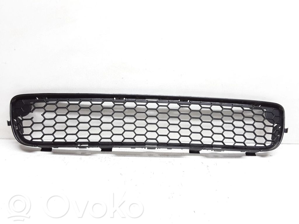 Volvo S80 Front bumper lower grill 