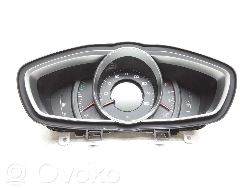 Volvo V40 Speedometer (instrument cluster) 