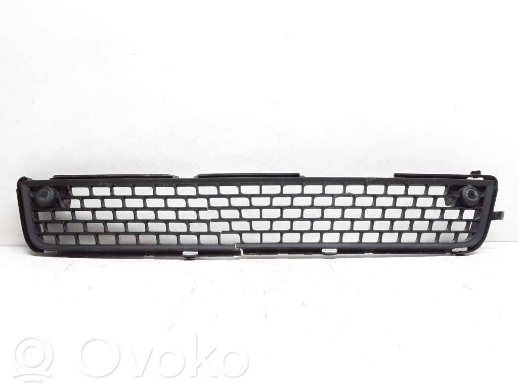 Volvo V70 Front bumper lower grill 
