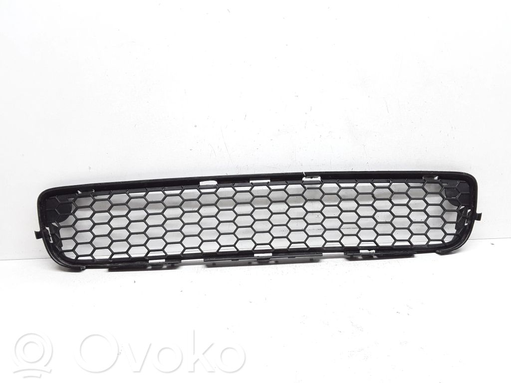 Volvo S80 Front bumper lower grill 