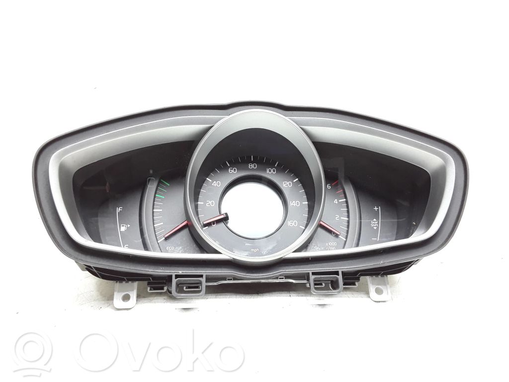 Volvo V40 Speedometer (instrument cluster) 