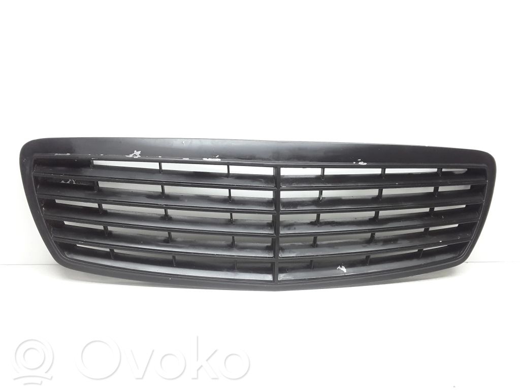 Mercedes-Benz E W211 Maskownica / Grill / Atrapa górna chłodnicy 