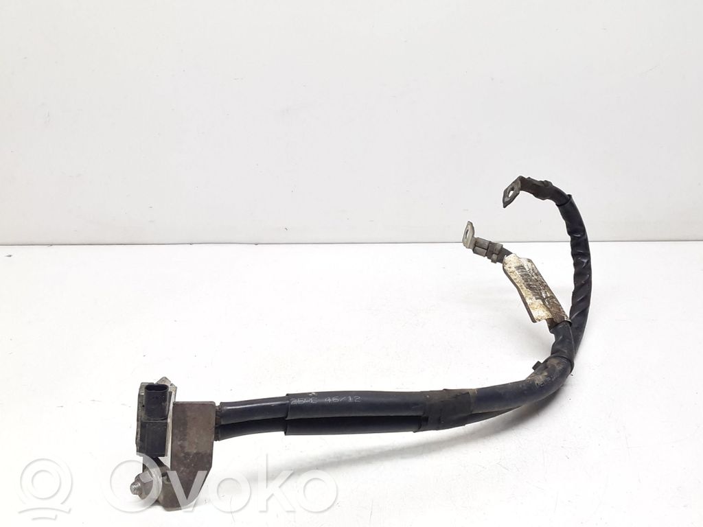 Volvo V40 Minus / Klema / Przewód akumulatora 