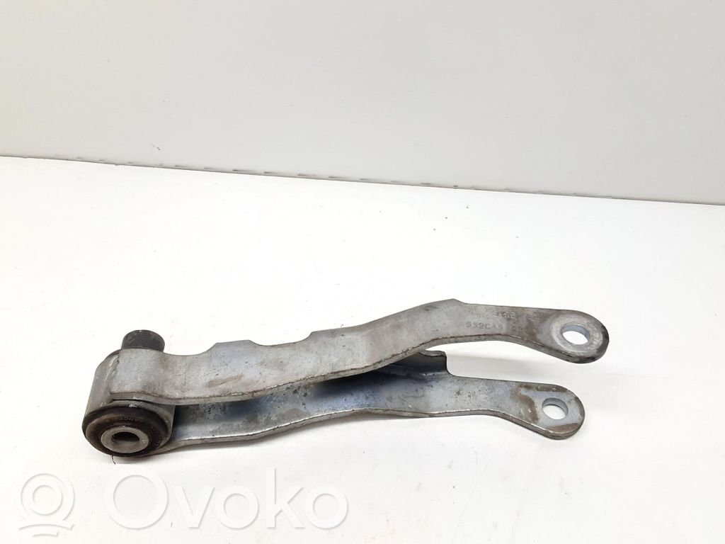 Engine mount bracket   31262164