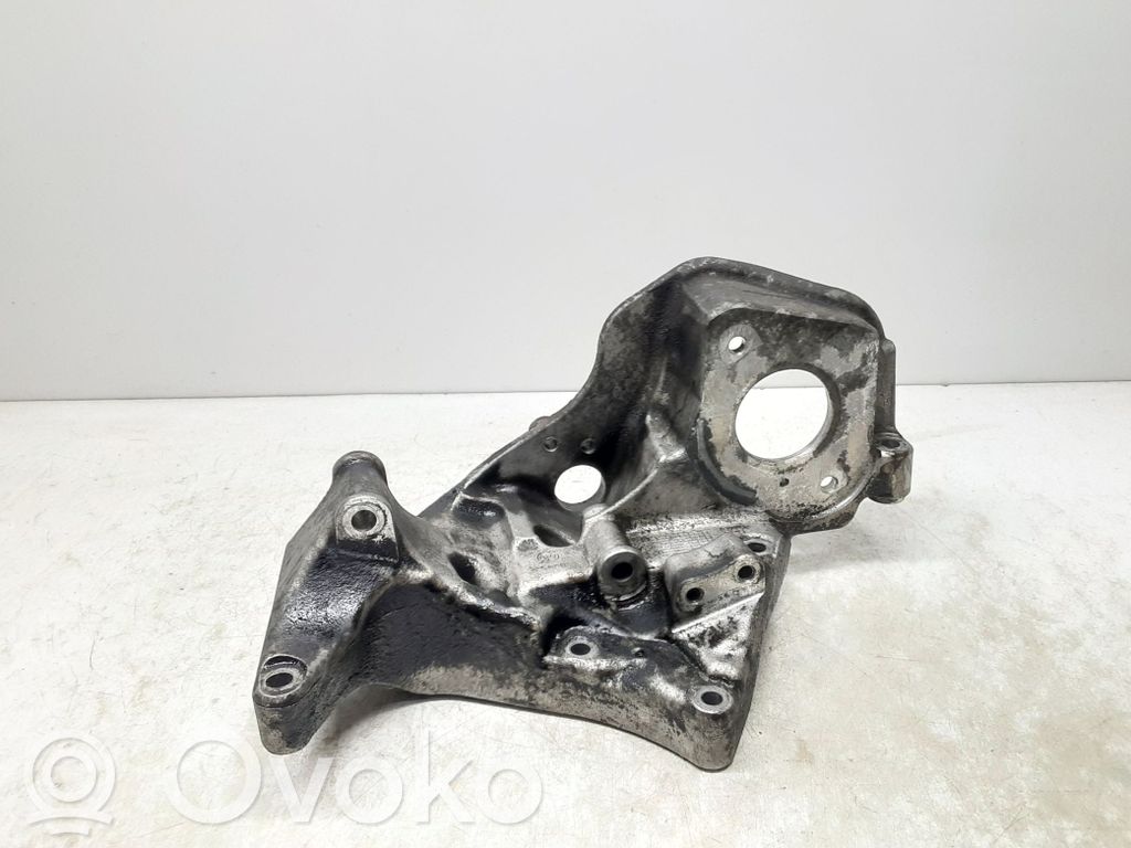 Volvo V60 Generator/alternator bracket 