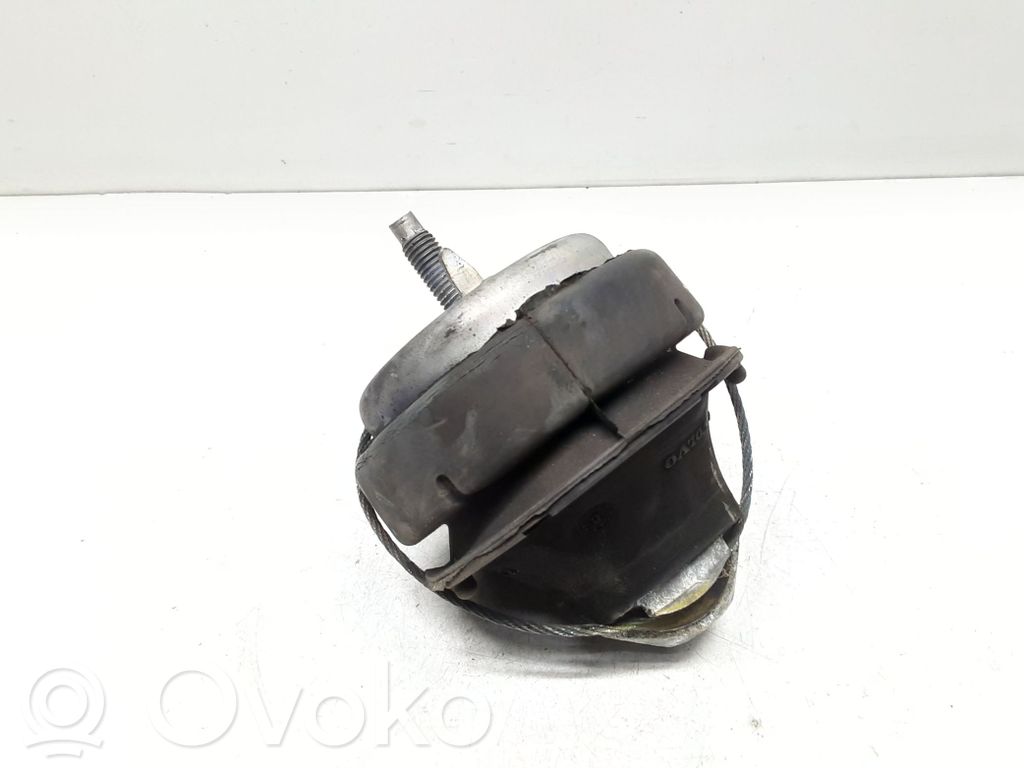 Volvo C70 Engine mount bracket 