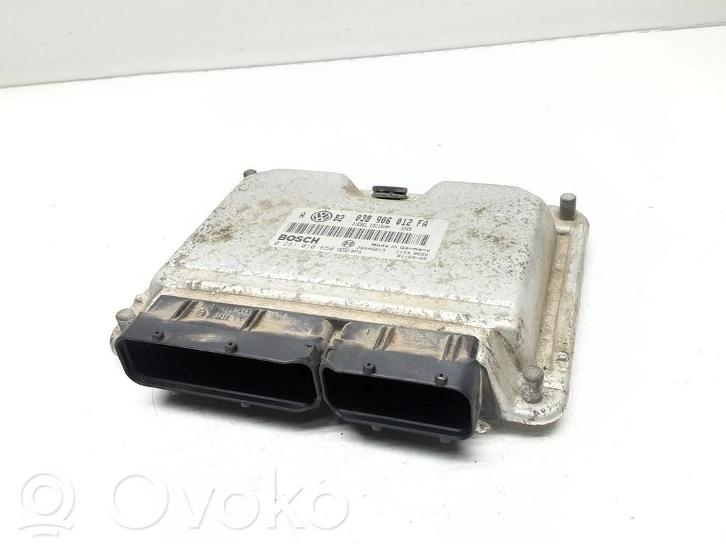 Volkswagen Golf IV Engine control unit/module 