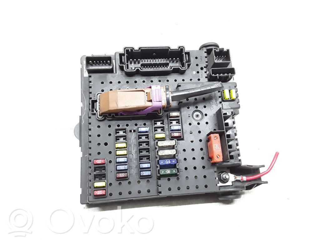 Volvo XC90 Fuse module 