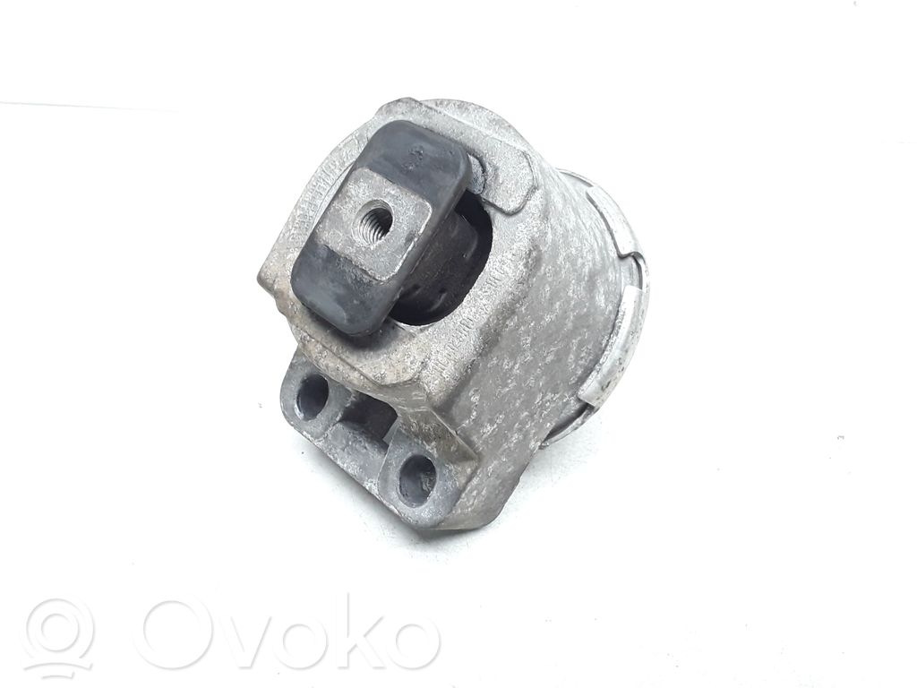 Engine mount bracket   31304038