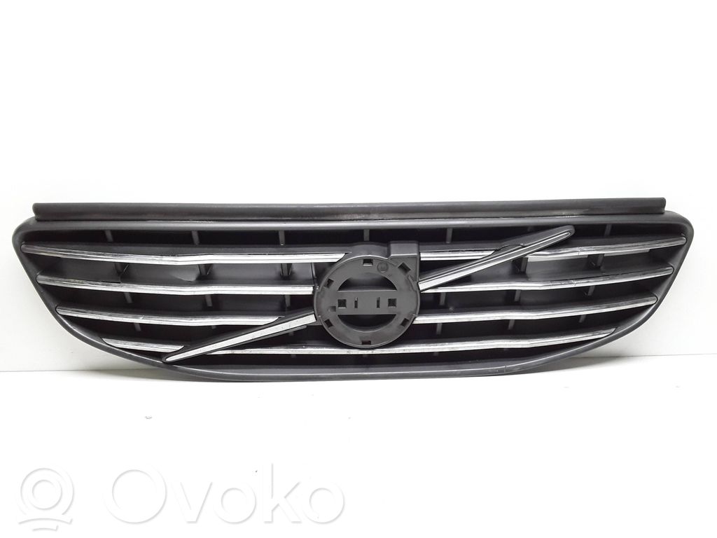 Volvo XC60 Etupuskurin ylempi jäähdytinsäleikkö 