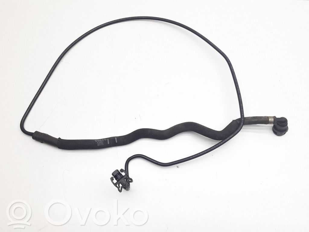 Volvo V40 Przewód / Wąż chłodnicy 