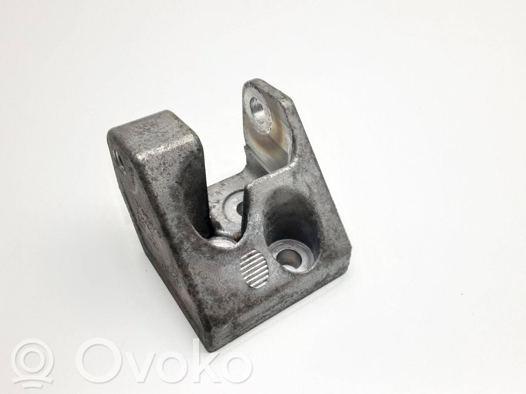 Volvo V40 Engine mounting bracket 