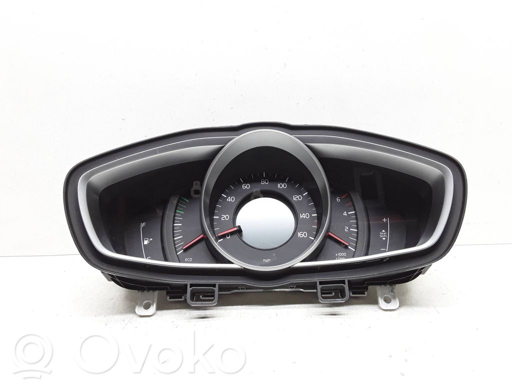 Volvo V40 Speedometer (instrument cluster) 