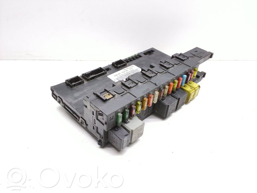 Mercedes-Benz E W211 Fuse module 