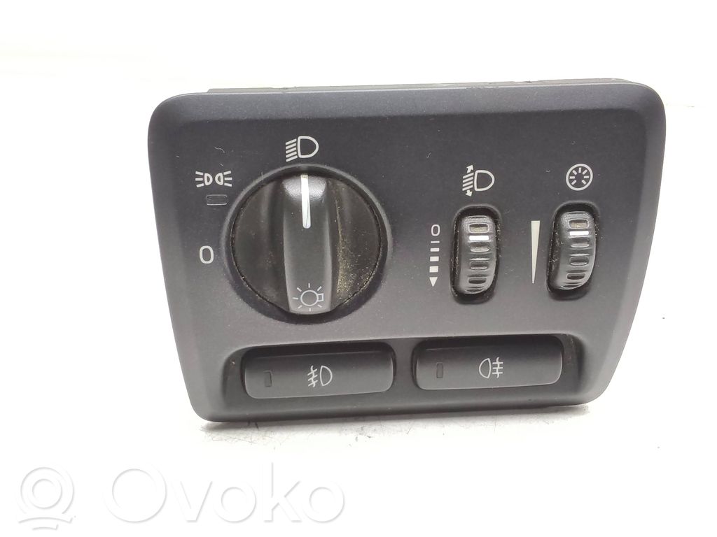 Light switch   30739314