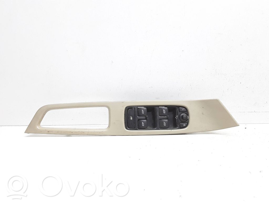 Electric window control switch   31343102,9123968