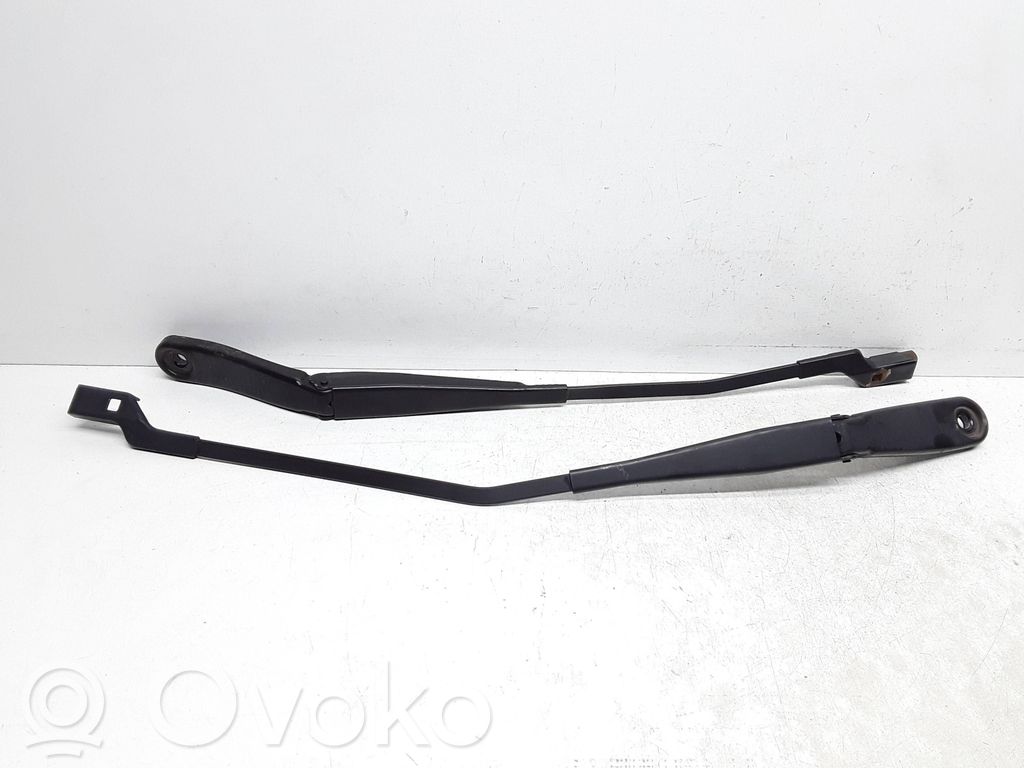 Volvo V60 Braccio della spazzola tergicristallo anteriore 
