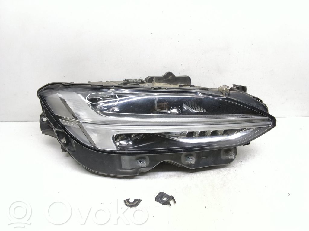 Volvo S90, V90 Scheinwerfer 