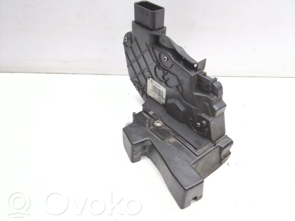 Volvo V70 Front door lock 