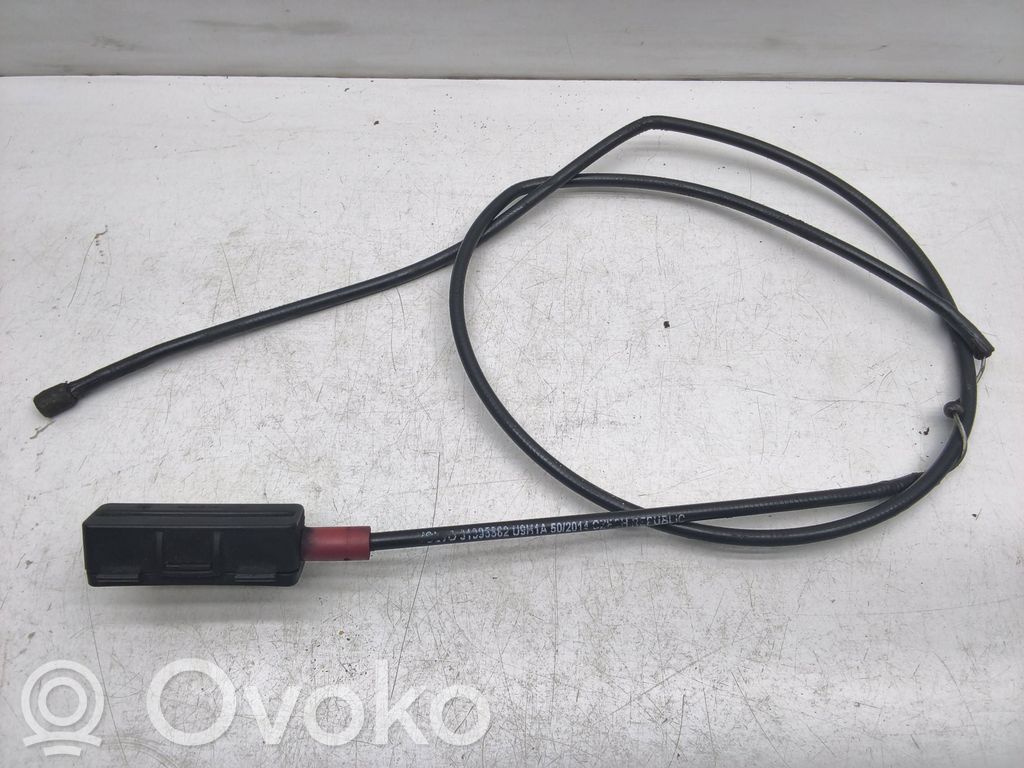 Volvo V40 Dzinēja pārsega slēdzenes trosīte 