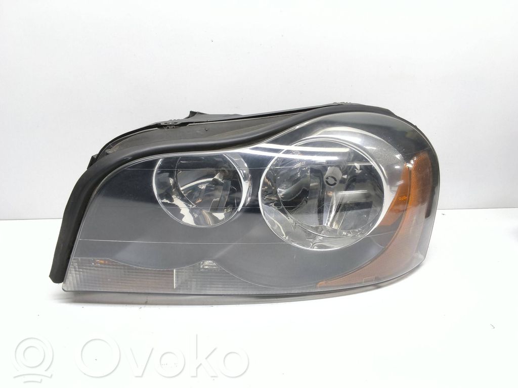 Volvo XC90 Lampa przednia 