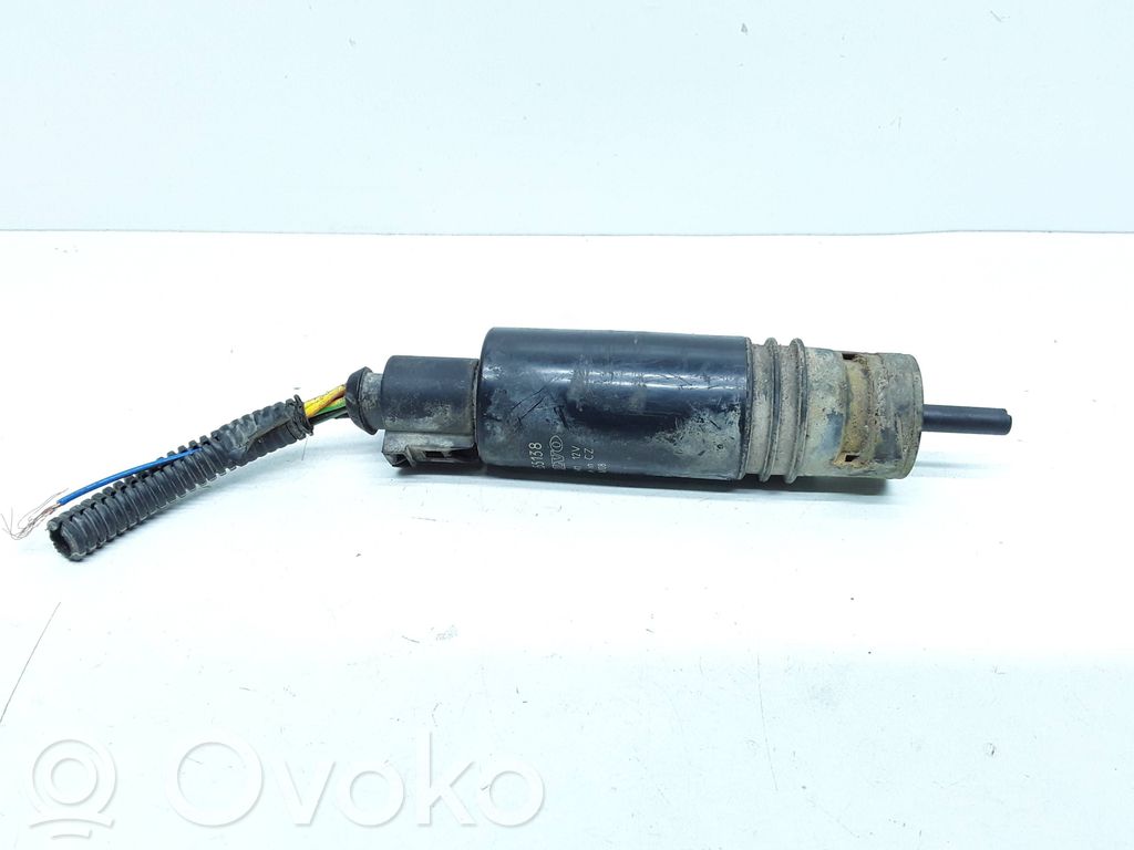 Volvo XC70 Pompa spryskiwacza szyby przedniej / czołowej 