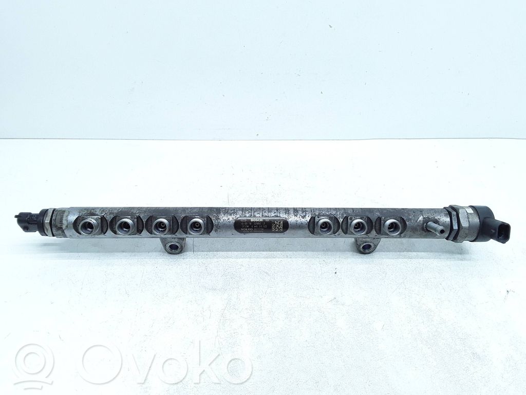 Volvo V60 Listwa wtryskowa 