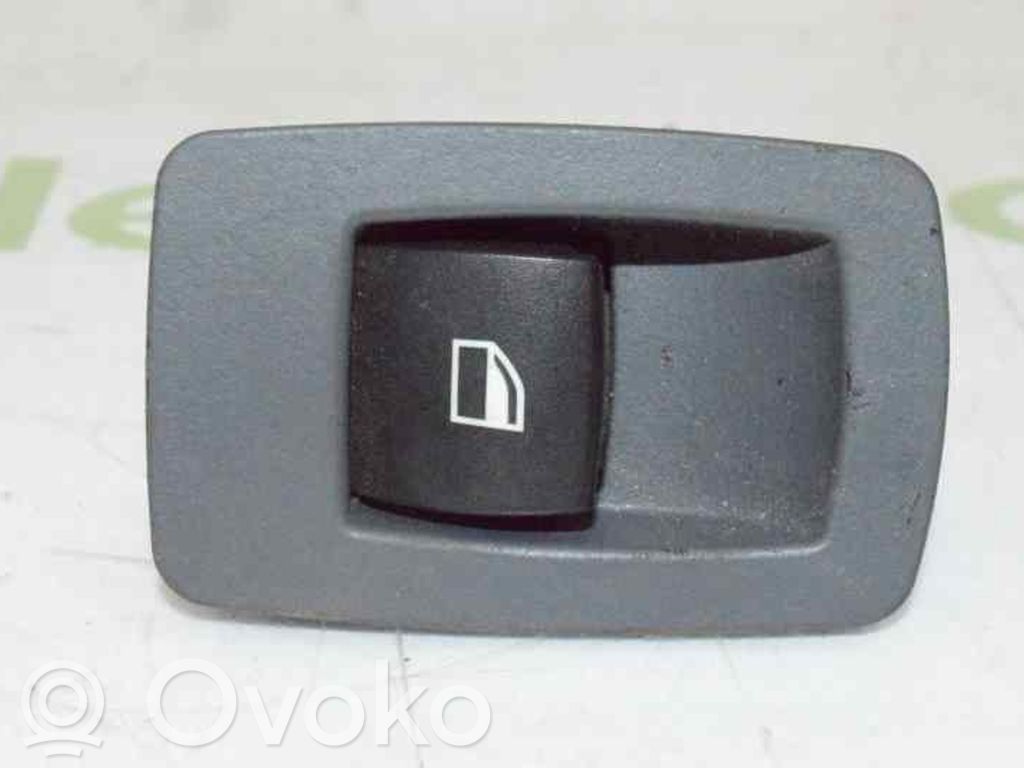 BMW 1 E82 E88 Electric window control switch 