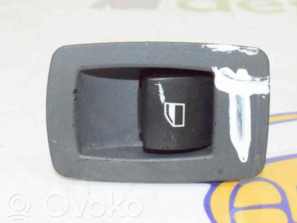 BMW 1 E82 E88 Electric window control switch 