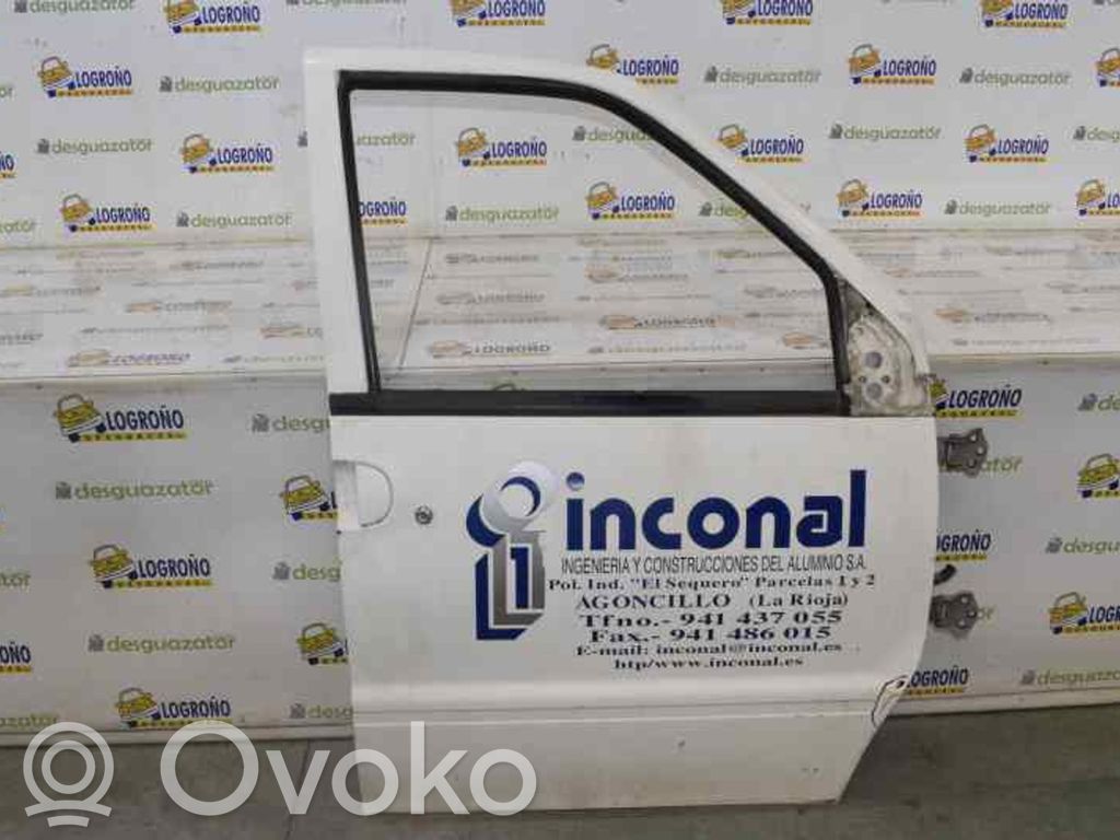 Nissan Serena Puerta delantera 
