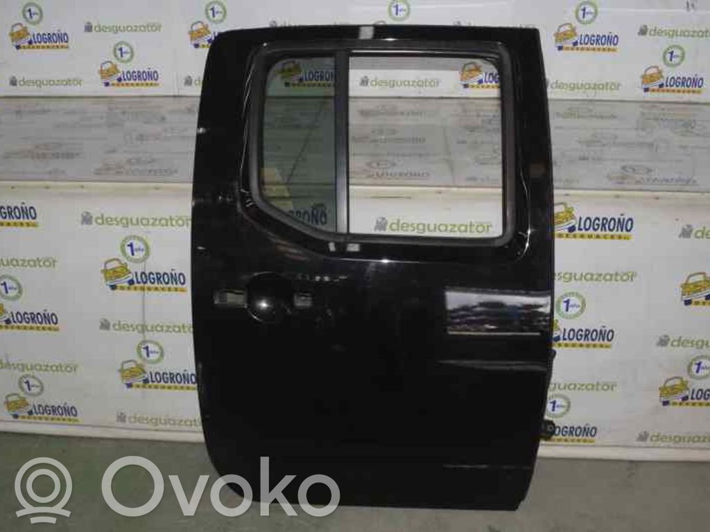 Nissan NP300 Puerta trasera 