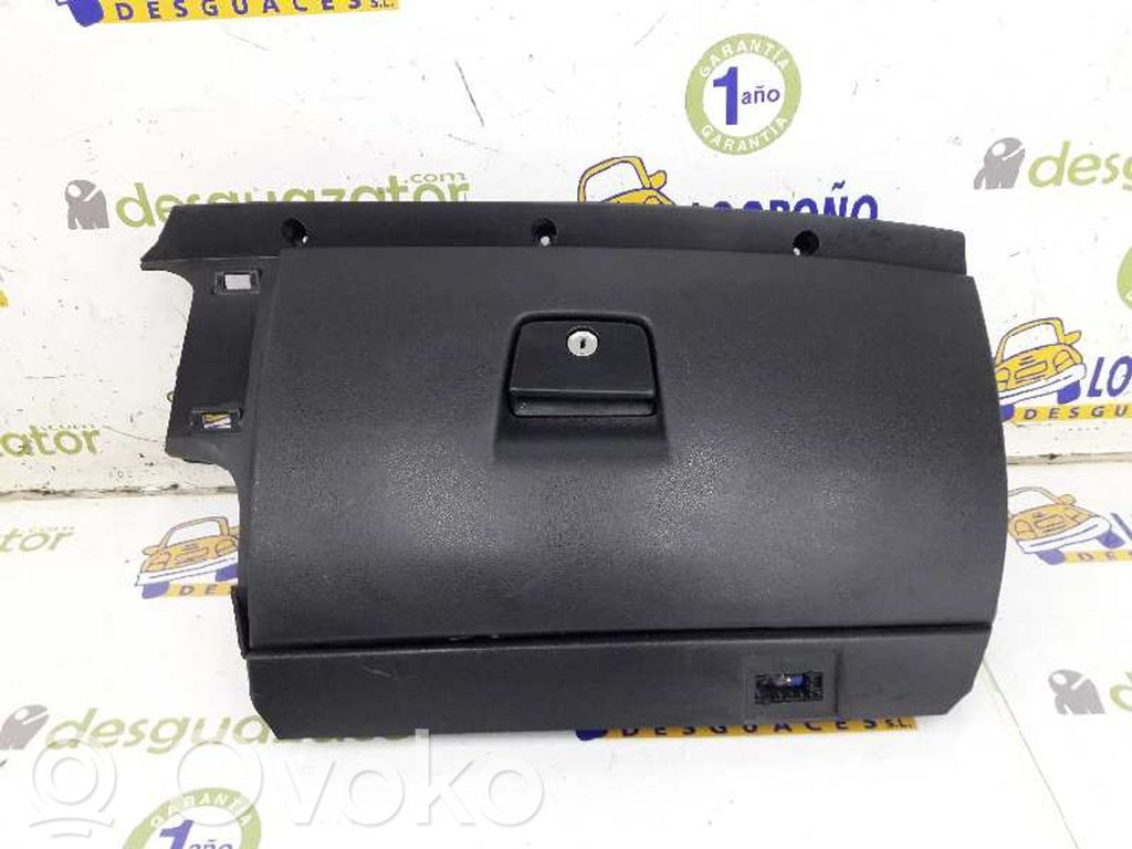 Volvo C30 Schowek deski rozdzielczej 