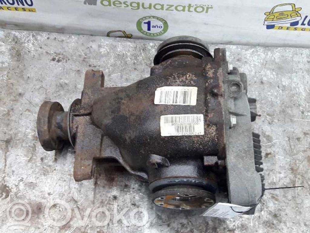 BMW 7 E65 E66 Galinis reduktorius 