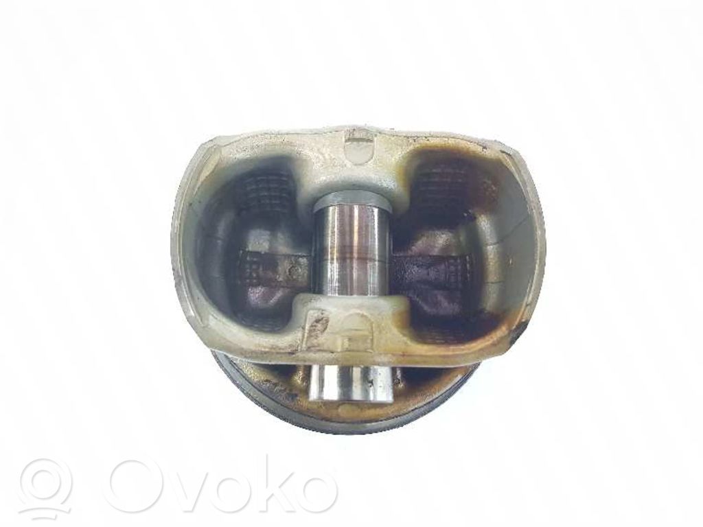 BMW 7 E65 E66 Stūmoklis (-iai) 