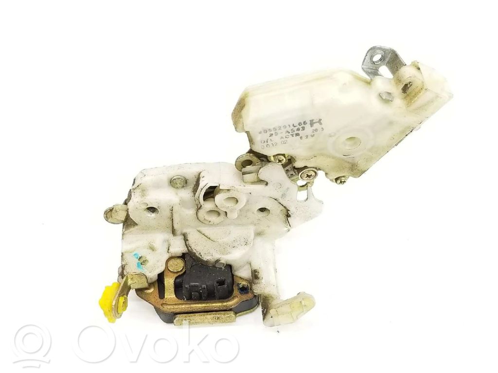 Nissan Terrano Serratura portiera anteriore 