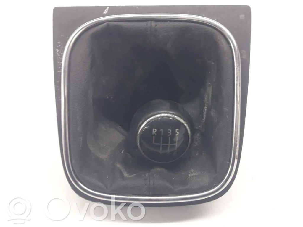 Volkswagen Scirocco Perilla/embellecedor de cuero de la palanca de cambios 