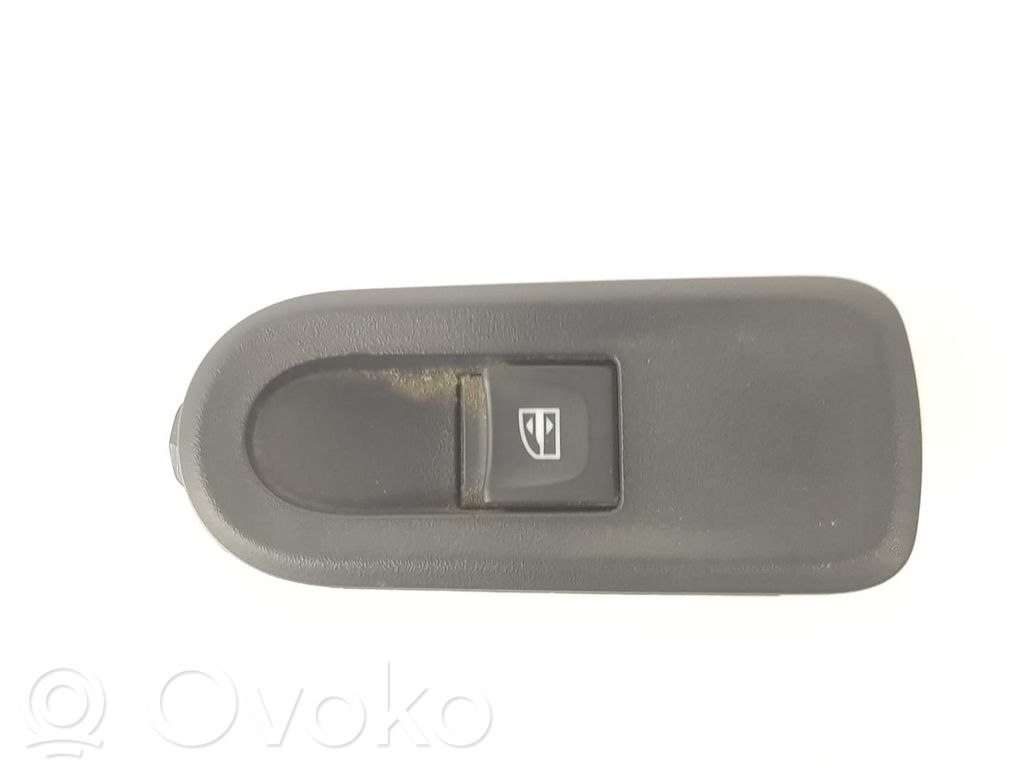 Dacia Dokker Interruptor del elevalunas eléctrico 