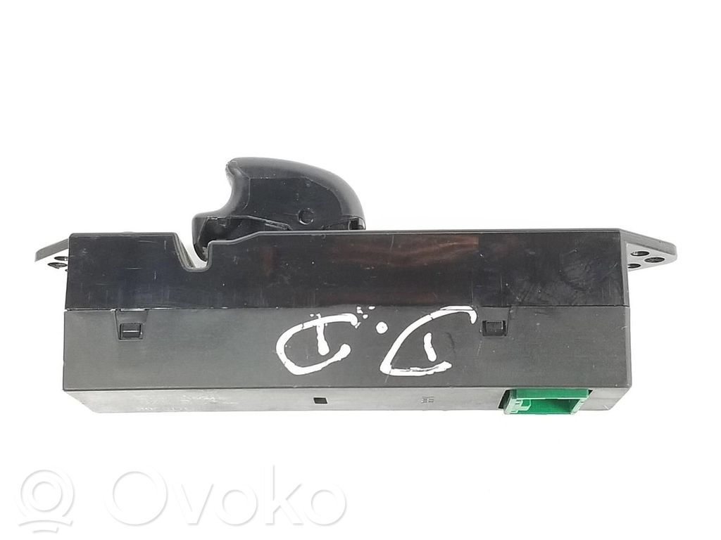 Mitsubishi Montero Elektrinių langų jungtukas 