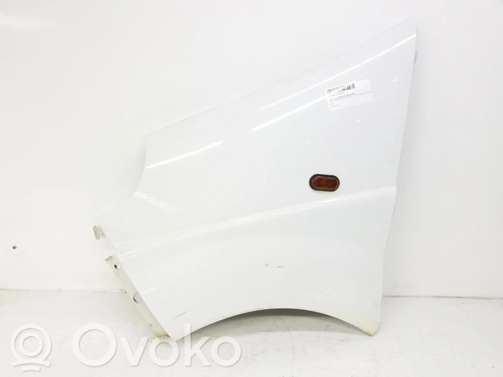 Nissan Primastar Błotnik przedni 