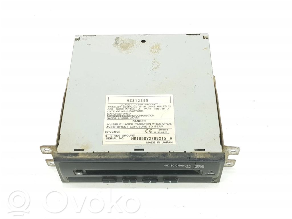 Mitsubishi Montero Unitate principală radio/CD/DVD/GPS 