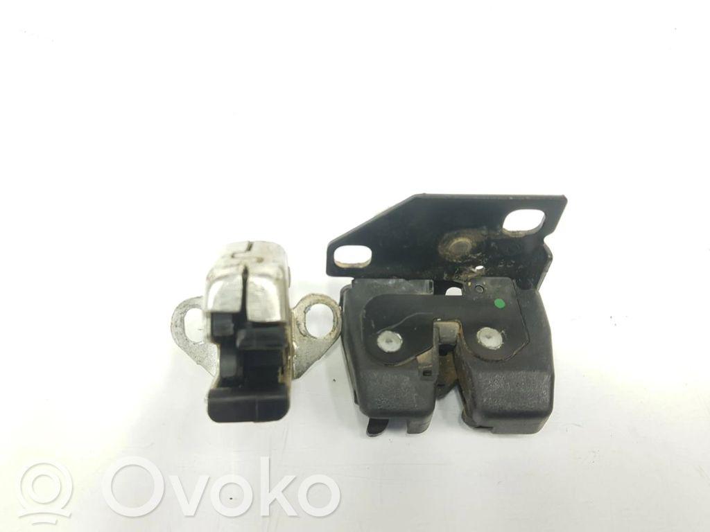 Opel Combo D Rear door lock 